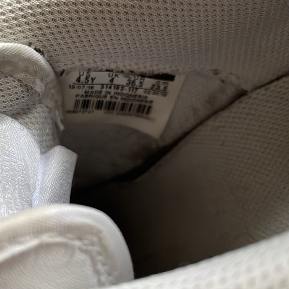 NIKE AIR FORCE 1 - Picture 5 of 6